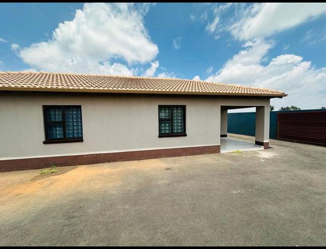 4 BEDROOM HOUSE FOR SALE IN DAWN PARK EXT